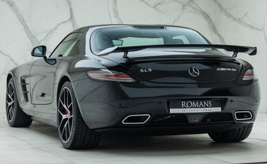 Mercedes-Benz SLS AMG GT FINAL EDITION 12