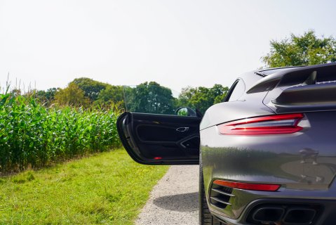 Porsche 911 TURBO S PDK 7