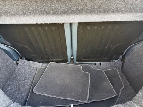 Ford Ka 1.2 Titanium Euro 5 3dr 26