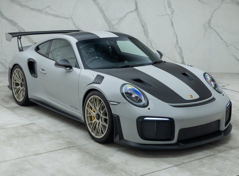 Porsche 911 GT2 RS (991) 11
