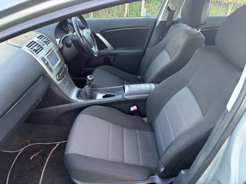 Toyota Avensis 2.0 D-4D Icon Euro 5 4dr 7
