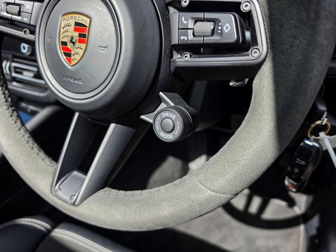 Porsche Macan 2.9 Macan GTS Semi-Auto 4WD 5dr 37