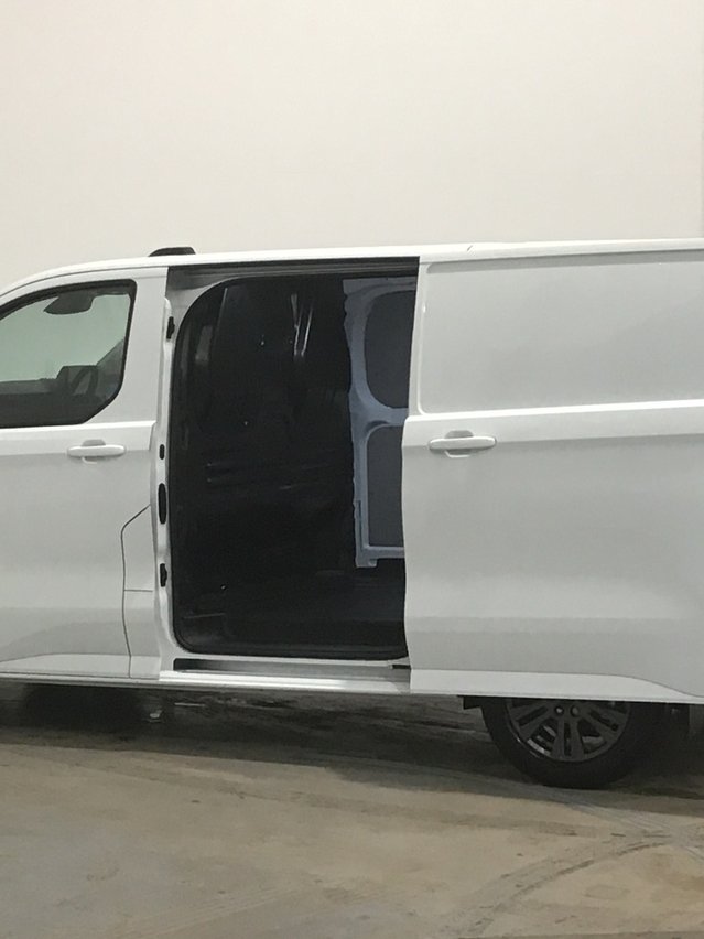Ford Transit Custom 320 L1H1 PHEV Limited Hybrid