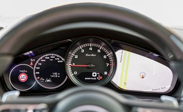 Porsche Cayenne Turbo (New Model) 14