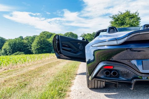 Aston Martin Vantage Roadster 7