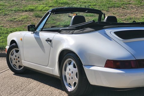 Porsche 911 CARRERA 2 31