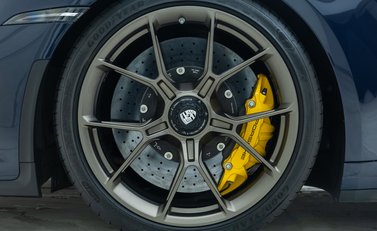 Porsche 911 GT3 TOURING (992) 25