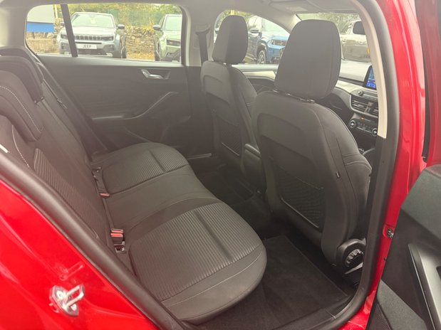 Ford Focus TITANIUM EDITION MHEV 12