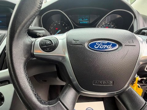 Ford Focus 1.0T EcoBoost Zetec Euro 5 (s/s) 5dr 32