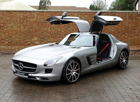 Mercedes-Benz SLS AMG GT 4