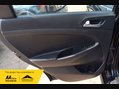 Hyundai TUCSON 1.7 Tucson SE Nav Blue Drive 2WD CRDi Semi-Auto 5dr 35