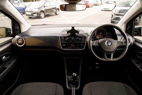 Volkswagen Up BLACK EDITION