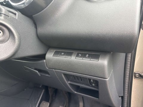 Peugeot 3008 1.6 3008 Active Blue HDi S/S 5dr 17