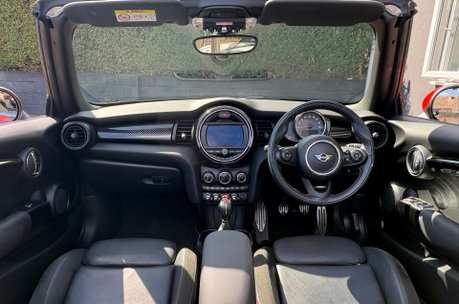 Mini Convertible Cooper S 2.0 Petrol Manual Sport Navigation Comfort Plus - SOLARIS ORANGE 15