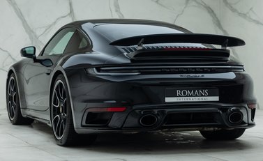 Porsche 911 Turbo S (992) 7