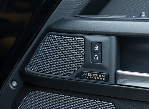 Land Rover Defender 90 V8 P525 22