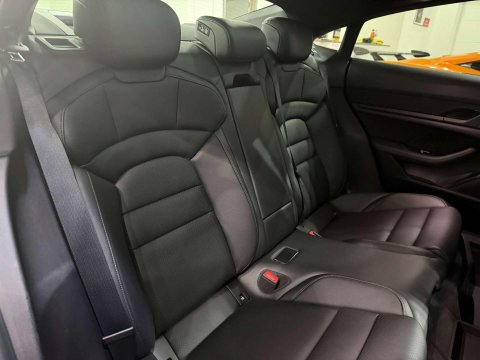 Porsche Taycan Performance Plus 93.4kWh Saloon 4dr Electric Auto RWD (476 ps) 28