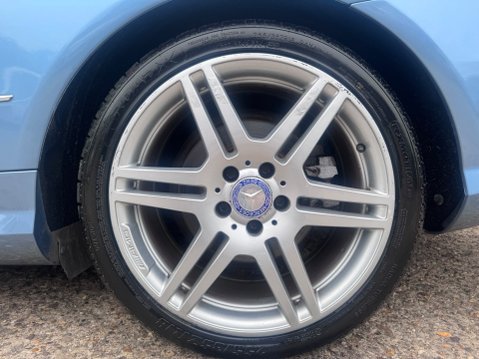 Mercedes-Benz E Class E350 CDI BLUEEFFICIENCY SPORT 37