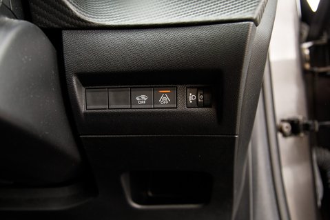 Peugeot 208 PURETECH ALLURE PREMIUM S/S 15
