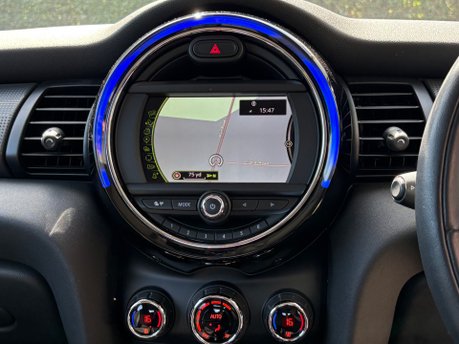 Mini Hatch Cooper 1.5 Petrol Automatic Pepper / Media 5 door - SAT NAV - REAR CAMERA 12