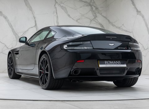 Aston Martin V12 Vantage S 10