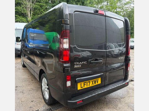 Renault Trafic 1.6 dCi ENERGY 29 Sport Nav Panel Van 5dr Diesel Manual LWB Standard Roof E 15