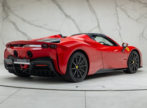 Ferrari SF90 Spider 9