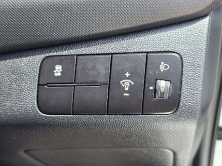 Hyundai i10 1.2 Premium Hatchback 5dr Petrol Auto Euro 6 (87 ps) 19