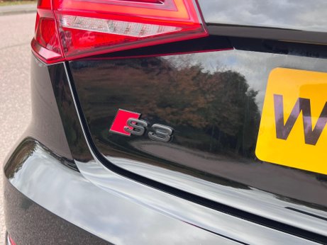 Audi S3 2.0 TFSI Black Edition Sportback S Tronic quattro Euro 6 (s/s) 5dr 9