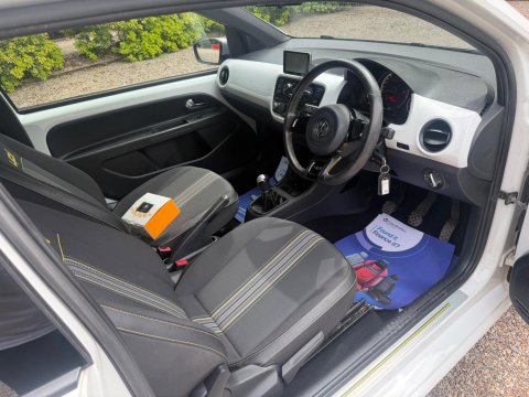 Volkswagen Up 1.0 Street up! Euro 6 3dr 11