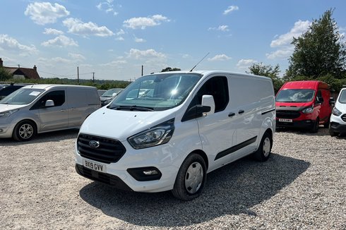 Ford Transit Custom AUTO SWB L1H1 Low Roof Trend Air Con Sensors Tow Bar EURO 6 NO VAT