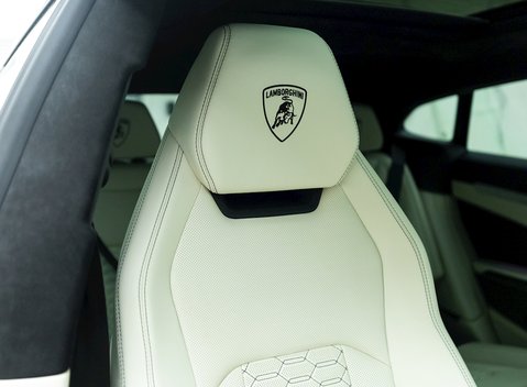 Lamborghini Urus 10