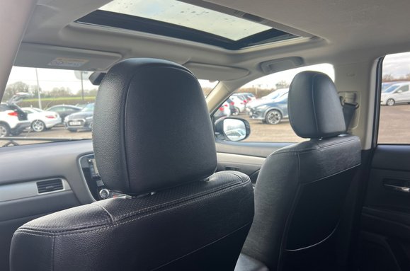 Mitsubishi Outlander PHEV 2.0h 12kWh GX4h CVT 4WD AUTO 29