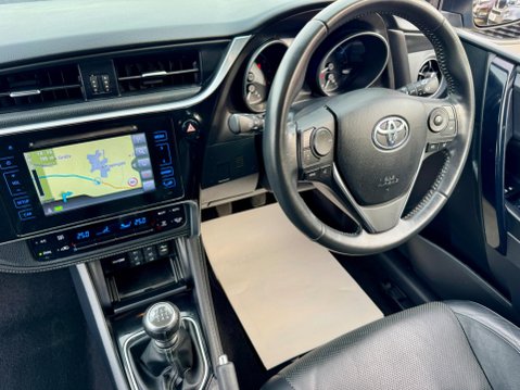 Toyota Auris 1.2 VVT-i Excel Euro 6 (s/s) 5dr 13