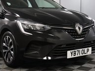 Renault Clio ICONIC TCE 24