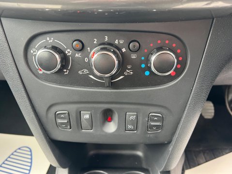 Dacia Sandero Stepway 0.9 TCe Laureate Euro 5 5dr 34