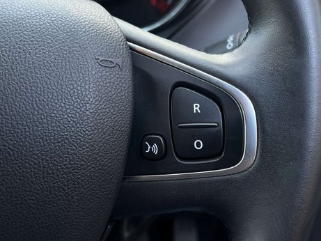 Renault Captur 0.9 Captur Iconic TCe 5dr 4