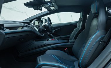 Lamborghini Revuelto 16