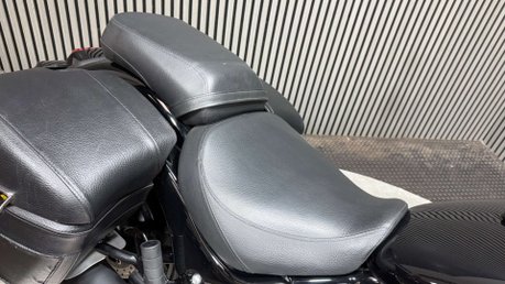 Suzuki Intruder 1500 VL C1500T 2013 28K CRUISER BIKE HARD PANNIERS + SERVICED 21