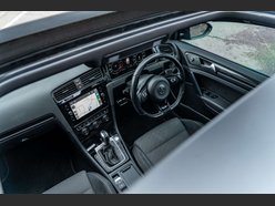 Volkswagen Golf 2.0 Golf R TSi 4Motion Semi-Auto 4WD 5dr 21