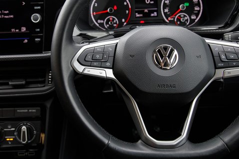 Volkswagen T-Cross SE TSI DSG 18