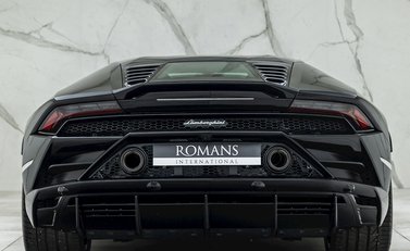 Lamborghini Huracan LP640-4 EVO 5