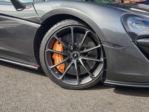 McLaren 570S 3.8 570s Coupe Semi-Auto 2dr 11