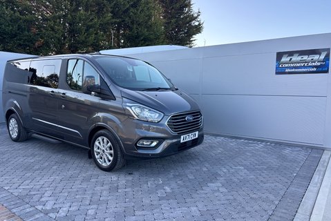 Ford Tourneo Custom 320 130 ps Titanium L2 9 Seater - Automatic 1