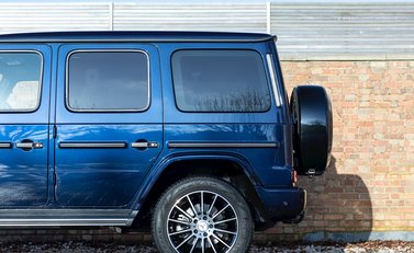 Mercedes-Benz G Series AMG Line 27