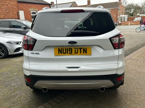Ford Kuga TITANIUM EDITION 4
