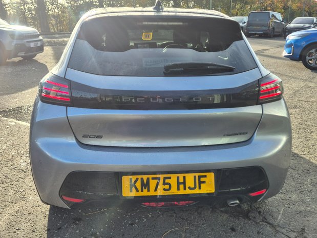 Peugeot 208 GT 7
