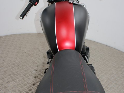 Triumph Bonneville 865 SE BONNEVILLE 865 SE 15