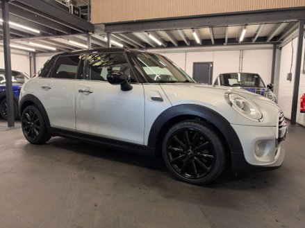 Mini Hatch 1.5 Cooper Auto 5dr