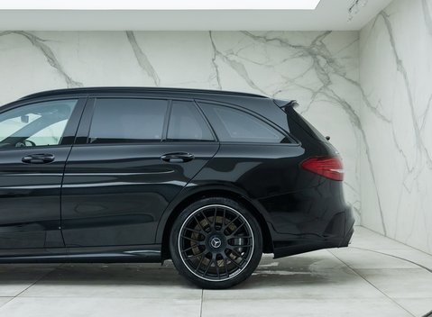 Mercedes-Benz C Class AMG C 63 ESTATE 34